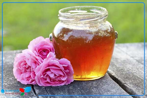 A mixture of honey and rose water for body whitening